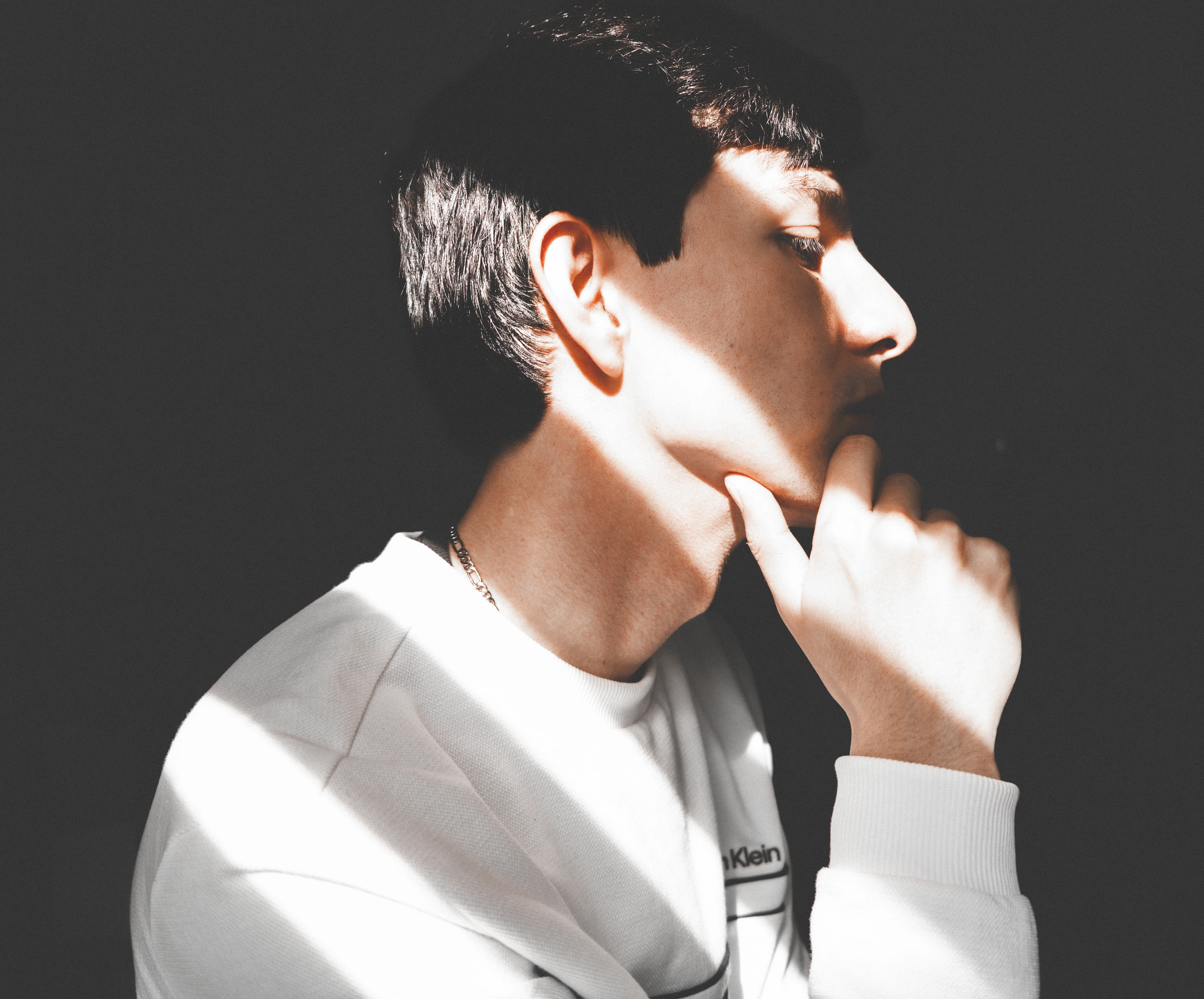 Pablo Marte reflexionando sobre su vida.